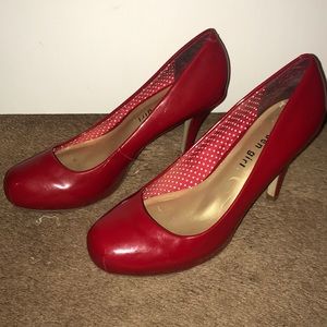 Red Pumps